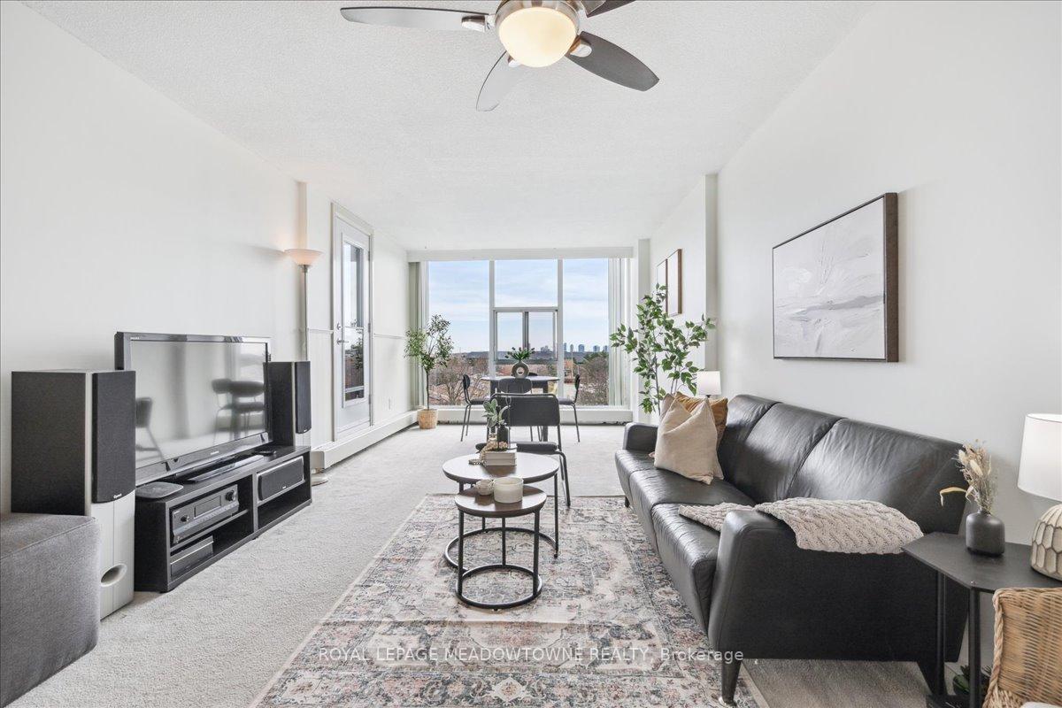 2 Bedrooms Condo at 2665 Windwood, Mississauga For sale