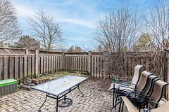 82 Poplar Crescent