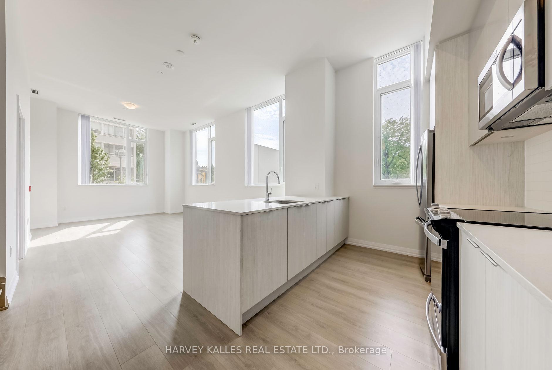 4 Bedrooms Condo at 25 Holly, Toronto For sale