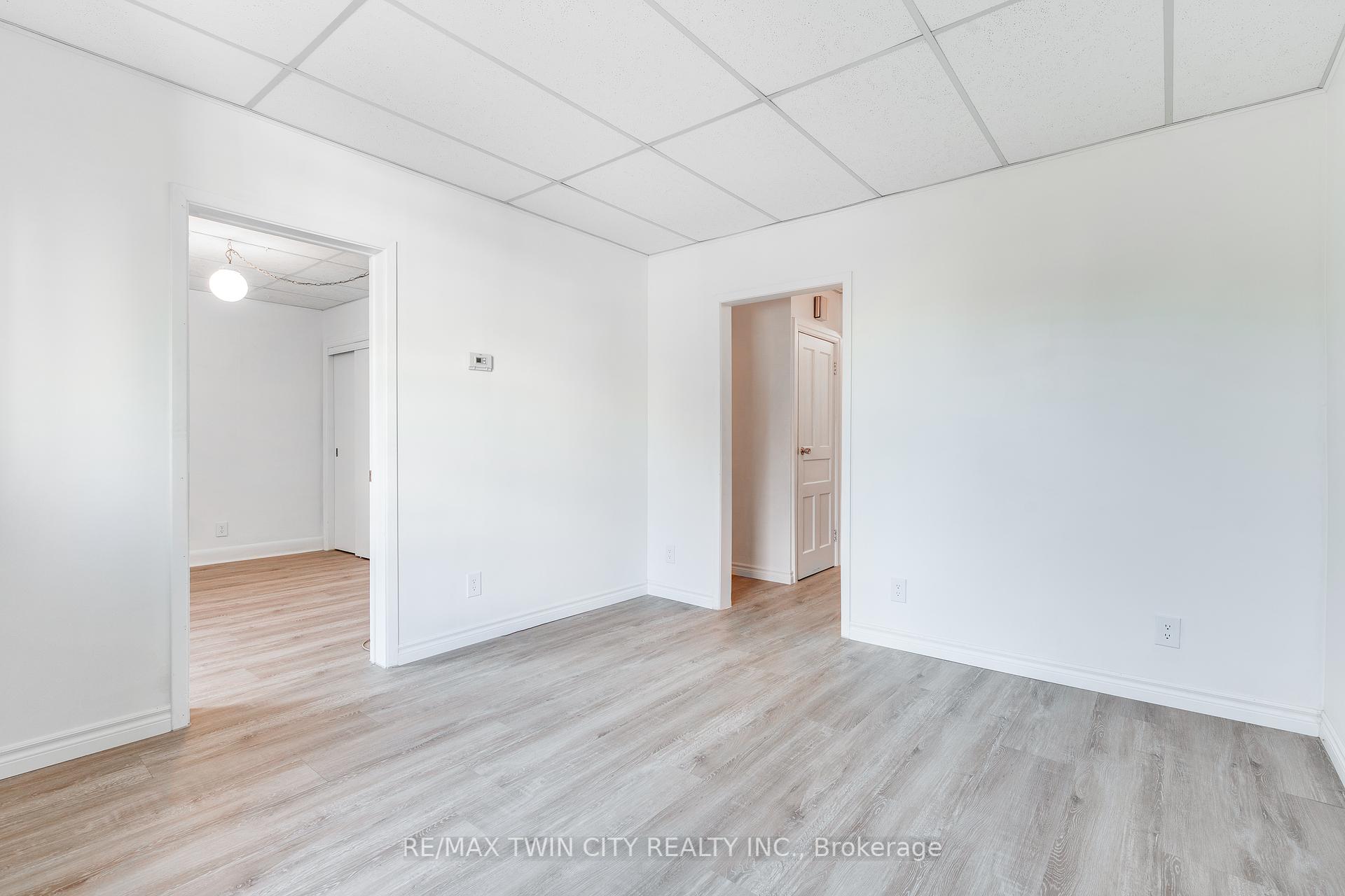 4 Bedrooms Other at 45 East Bend, Hamilton For sale