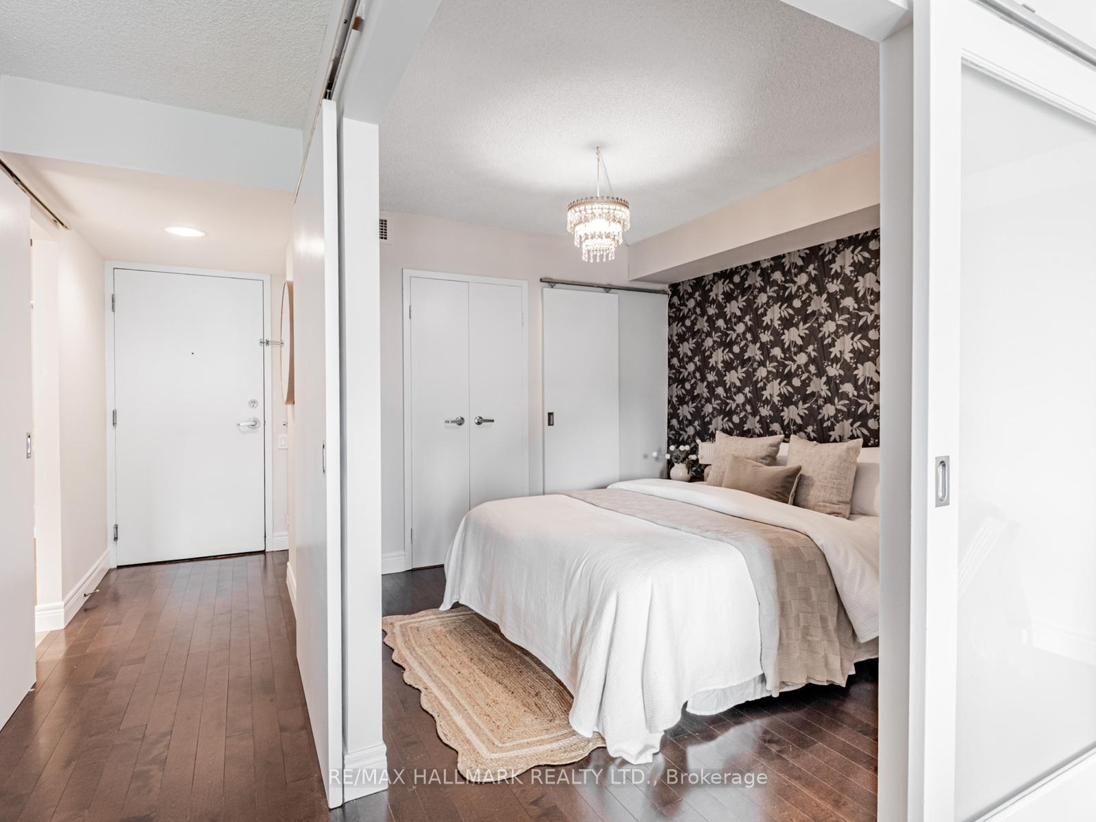 1 Bedroom Condo at 75 Dalhousie, Toronto For sale