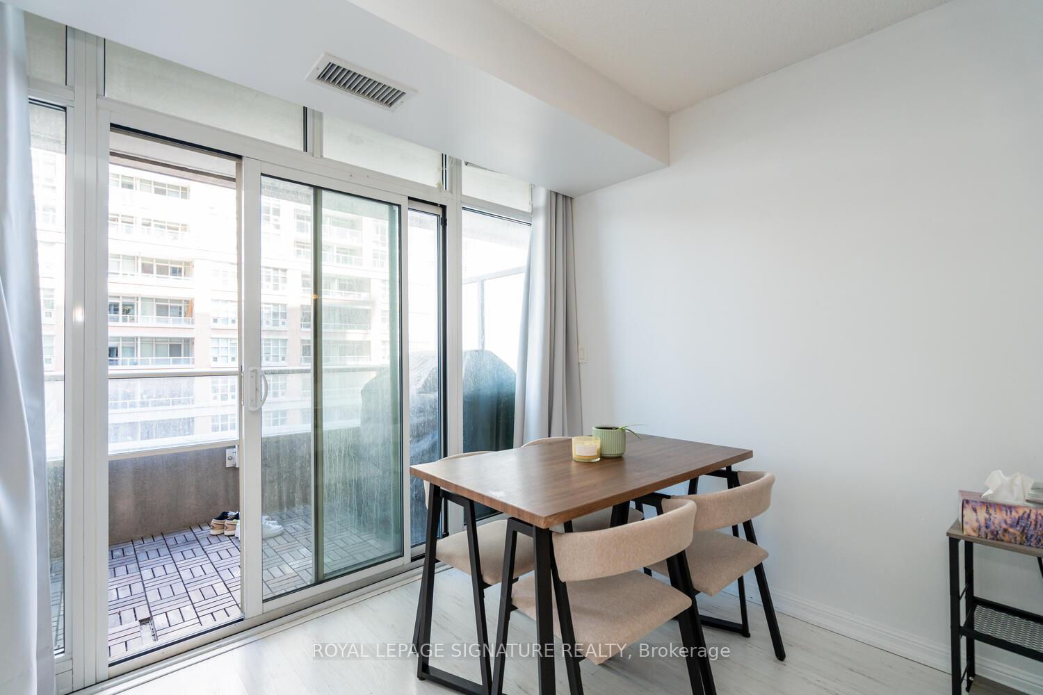 2 Bedrooms Condo at 75 East Liberty, Toronto For sale
