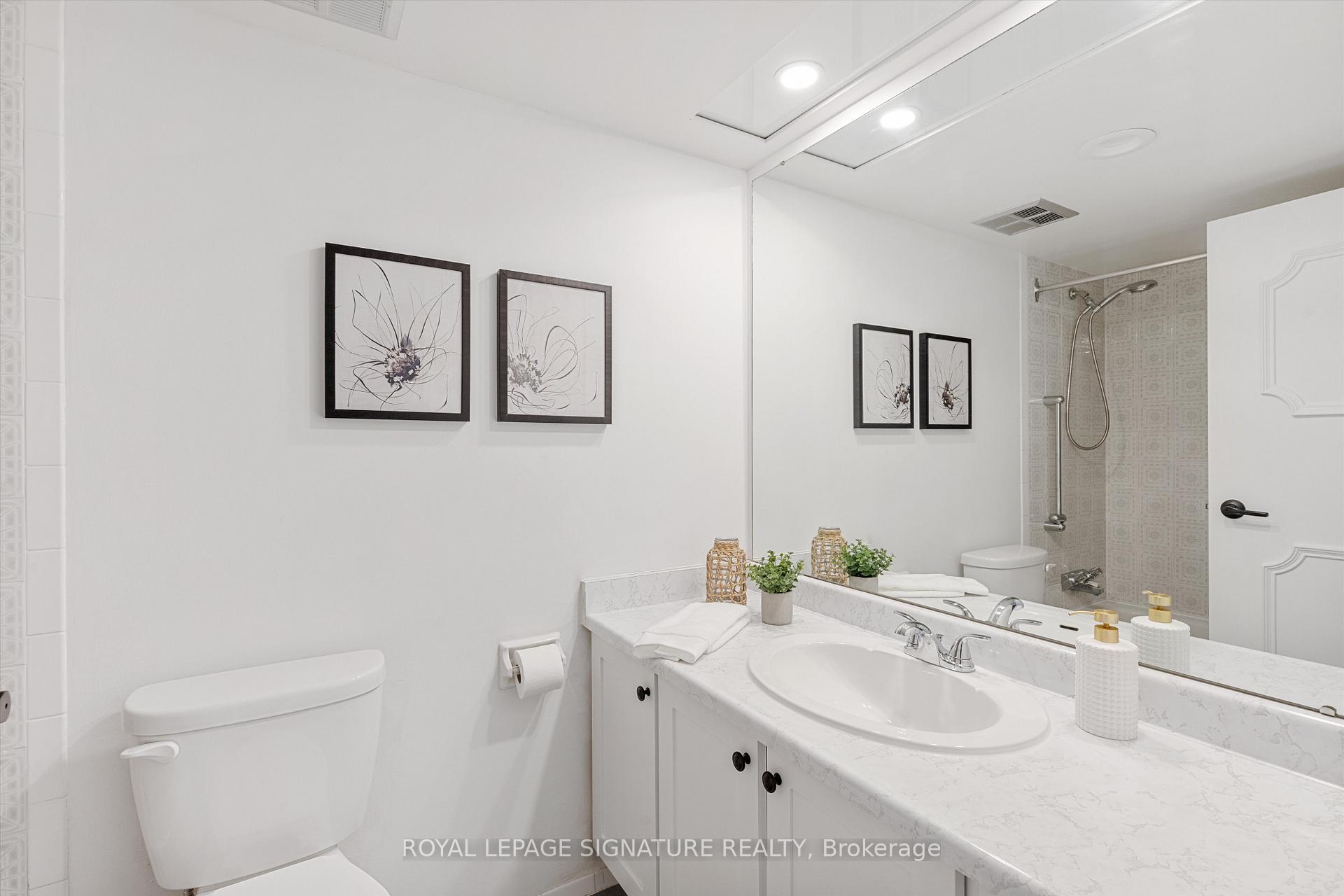 3 Bedrooms Condo at 2185 Marine, Oakville For sale