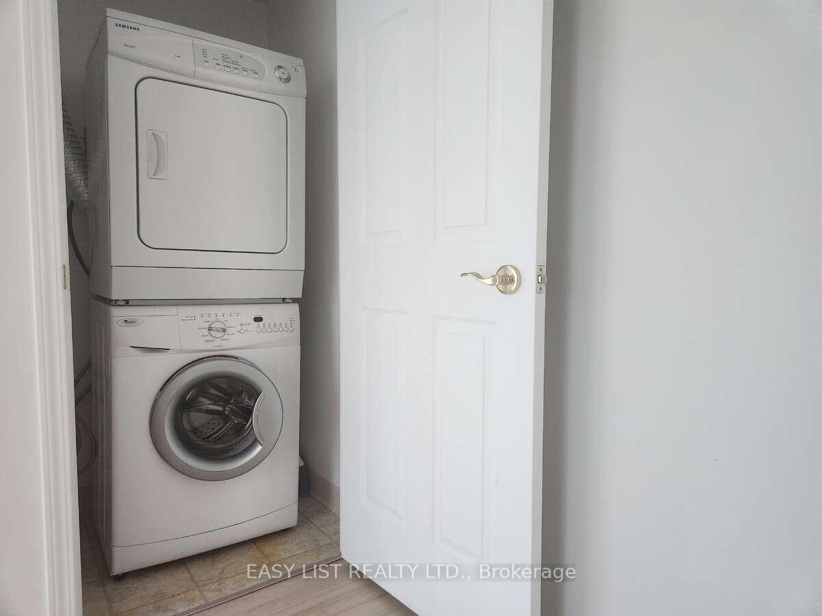 2 Bedrooms Condo at 51 Lower Simcoe, Toronto For sale
