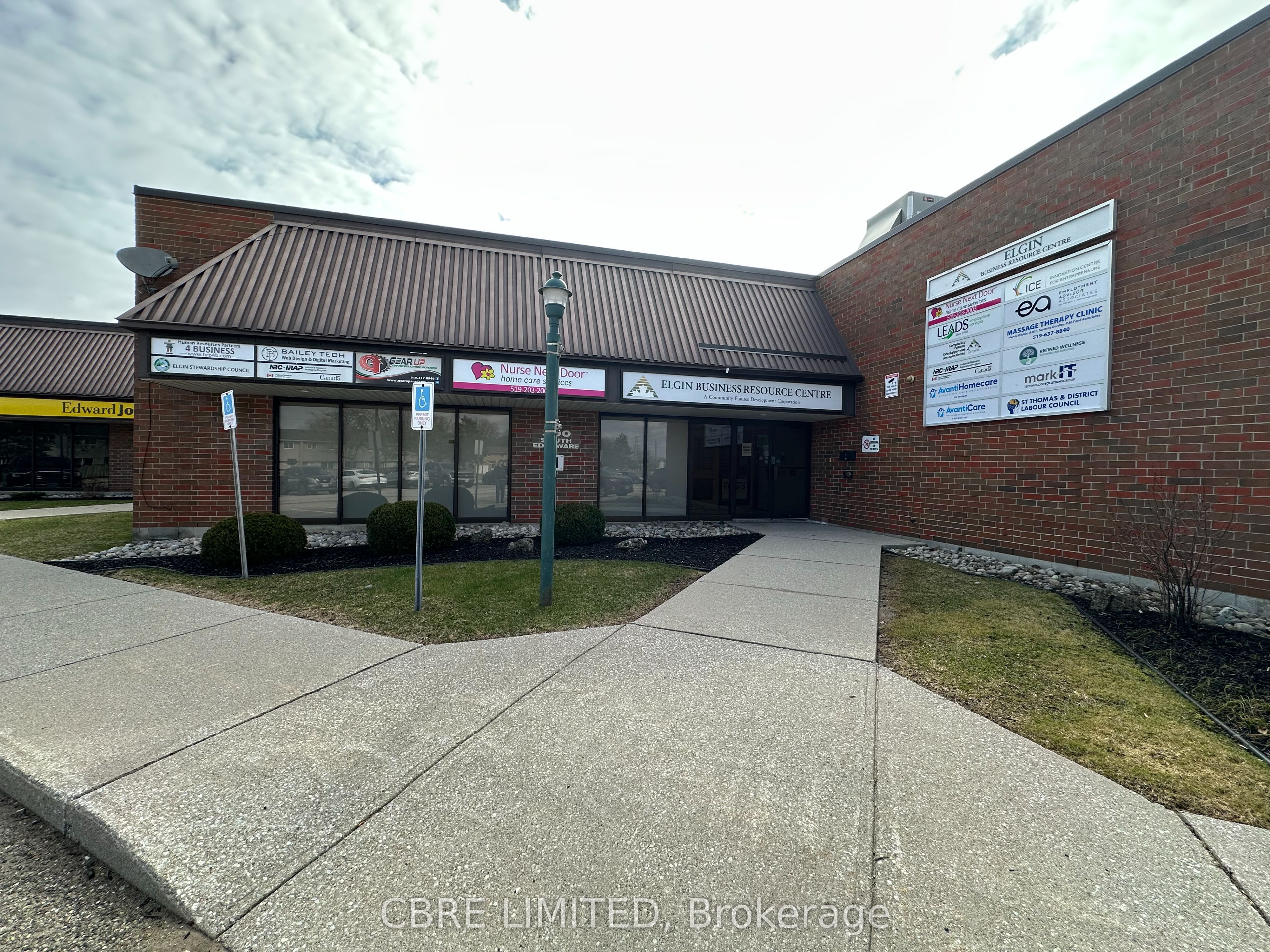 300 South Edgeware Road, St. Thomas NE
