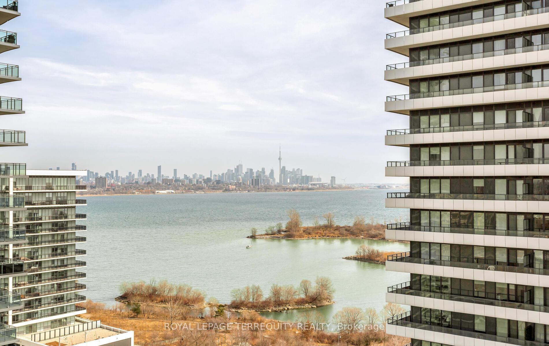 2 Bedrooms Condo at 30 Shore Breeze,  Toronto For sale