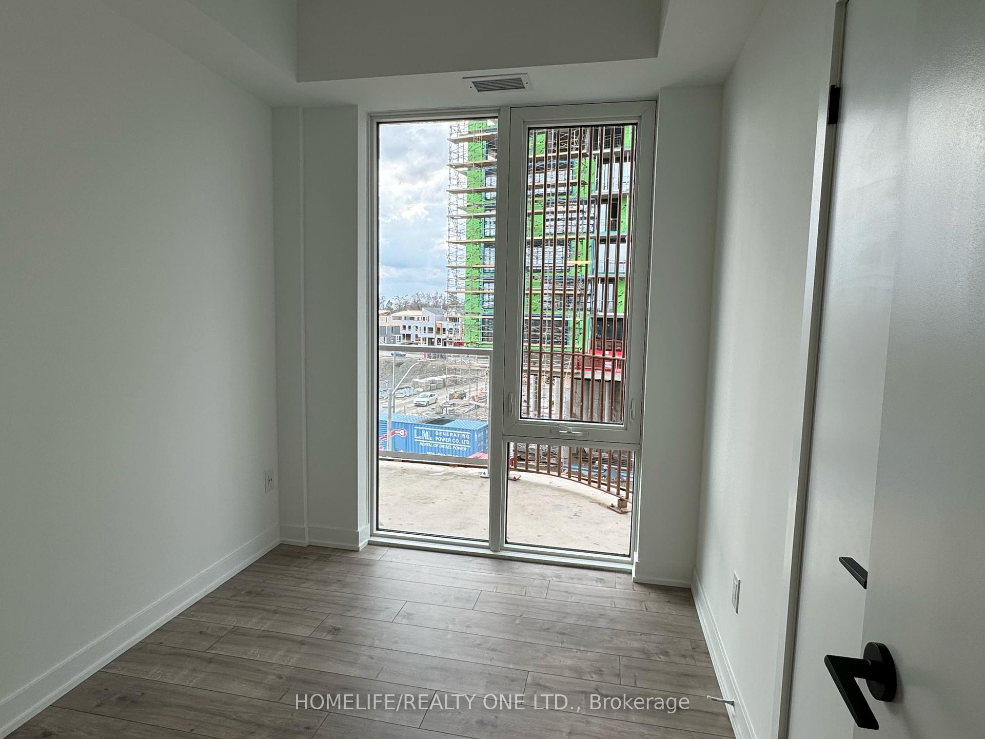 #421 – 220 Missinnihe Way, Mississauga, ON L5H 0A9