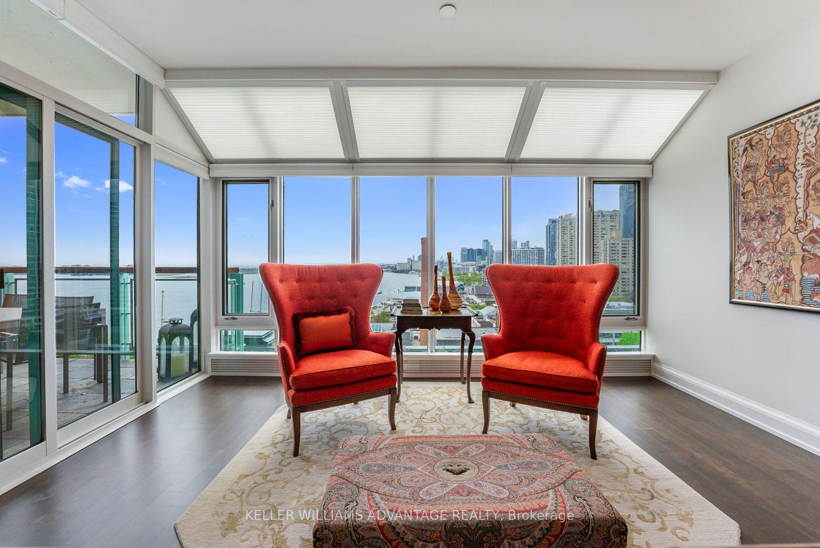 5 Bedrooms Condo at 211 Queens, Toronto For sale