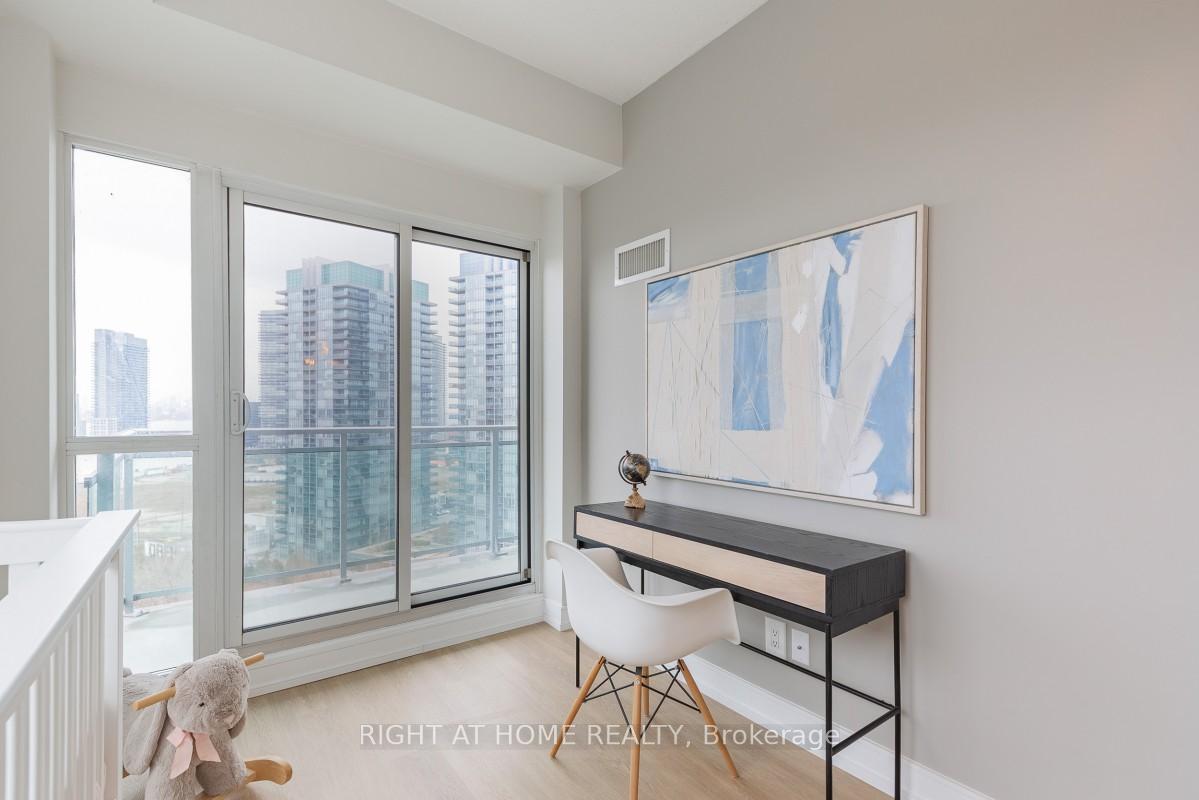 2 Bedrooms Condo at 165 Legion,  Toronto For sale