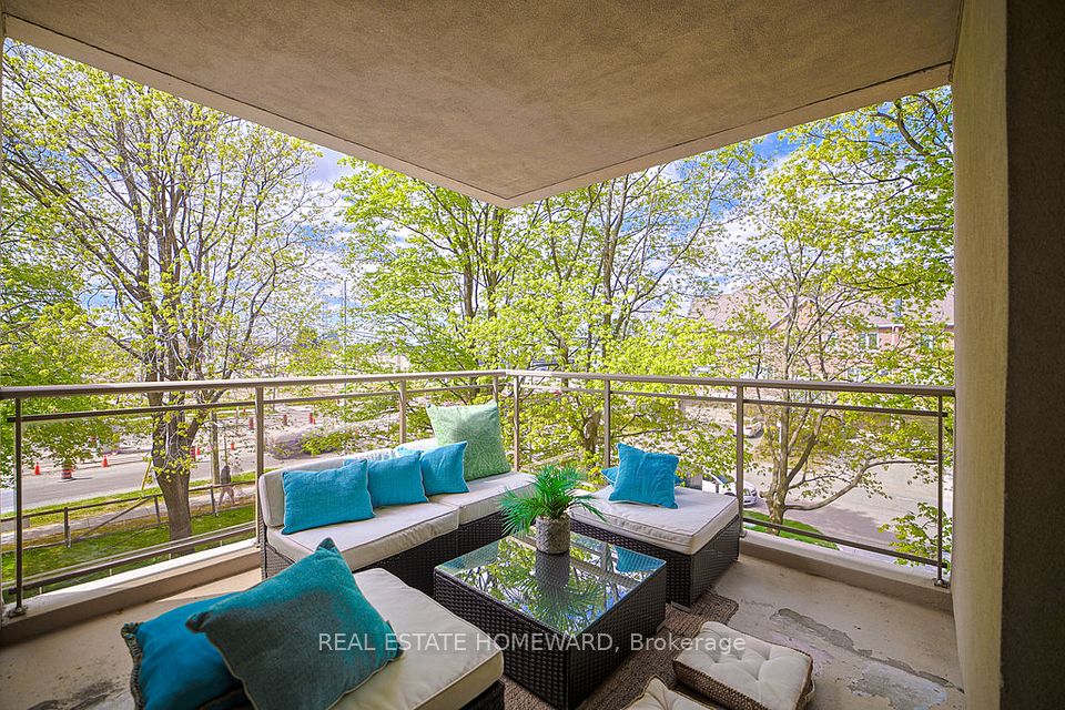 1 Leaside Park