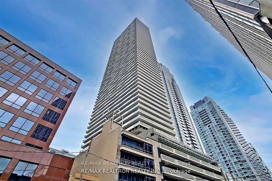 2221 Yonge Street