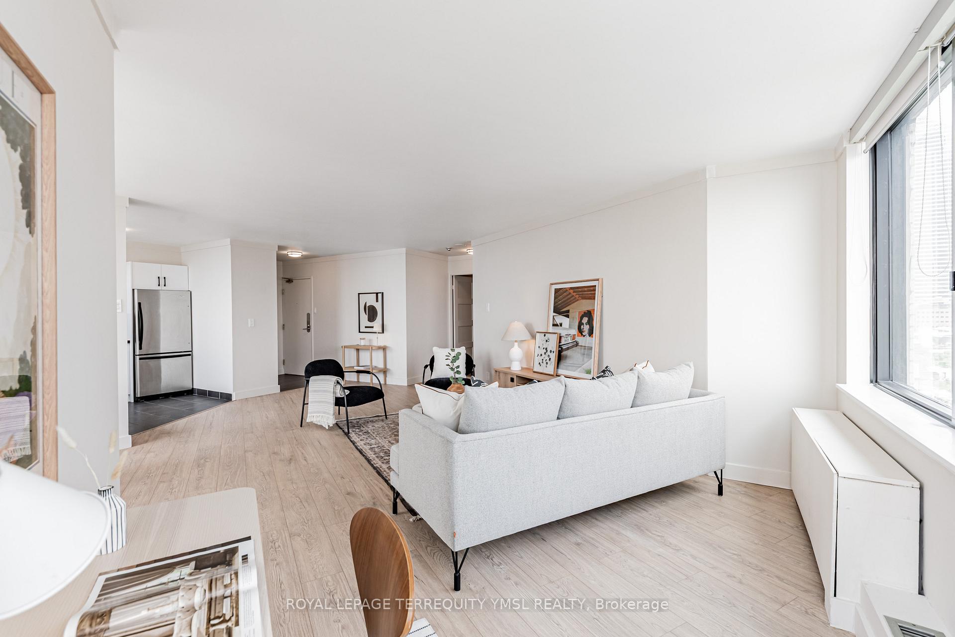 1 Bedroom Condo at 250 Queens, Toronto For sale