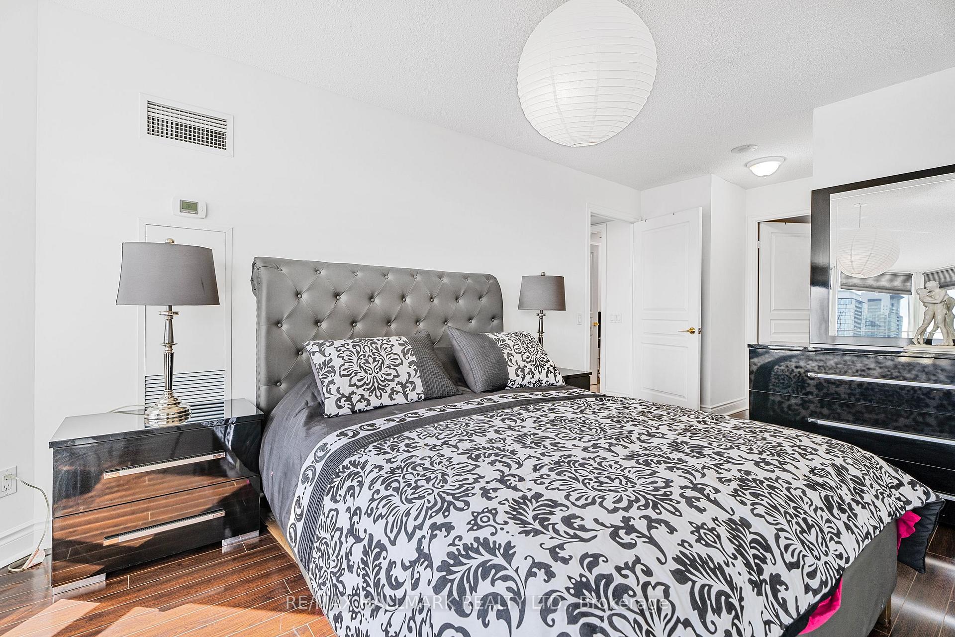 3 Bedrooms Condo at 5 Northtown, Toronto For sale