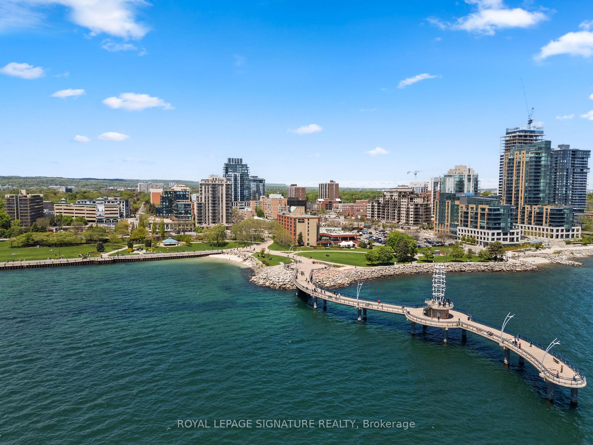 3 Bedrooms Condo at 611 Francis, Burlington For sale