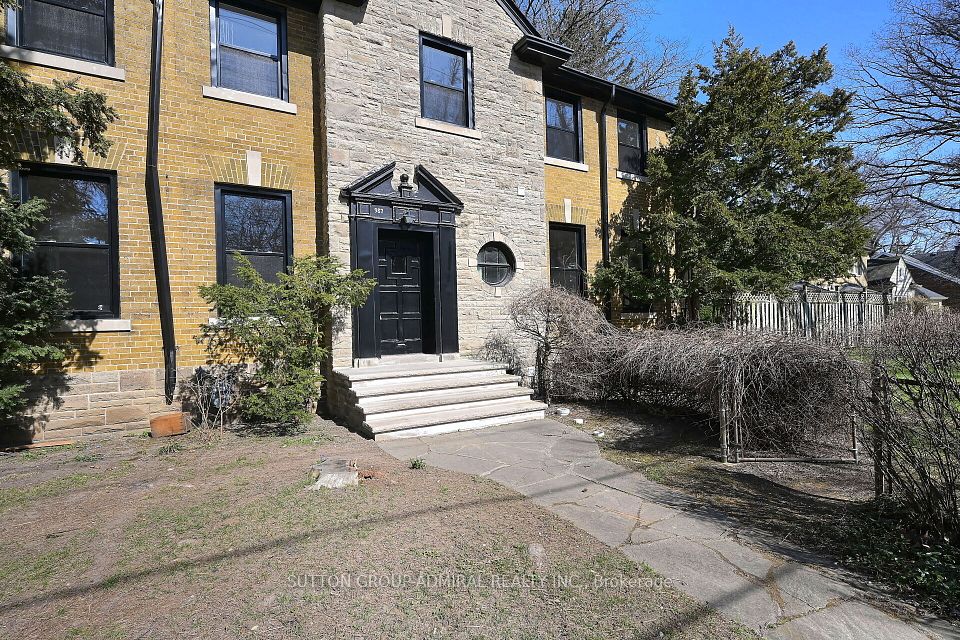 987 Royal york Road