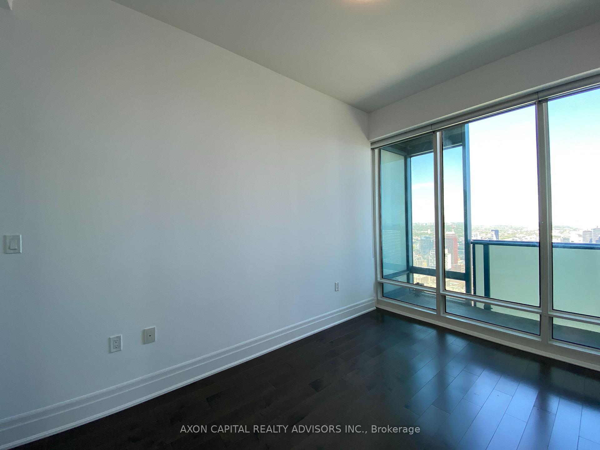 3 Bedrooms Condo at 8 The Esplanade, Toronto For sale