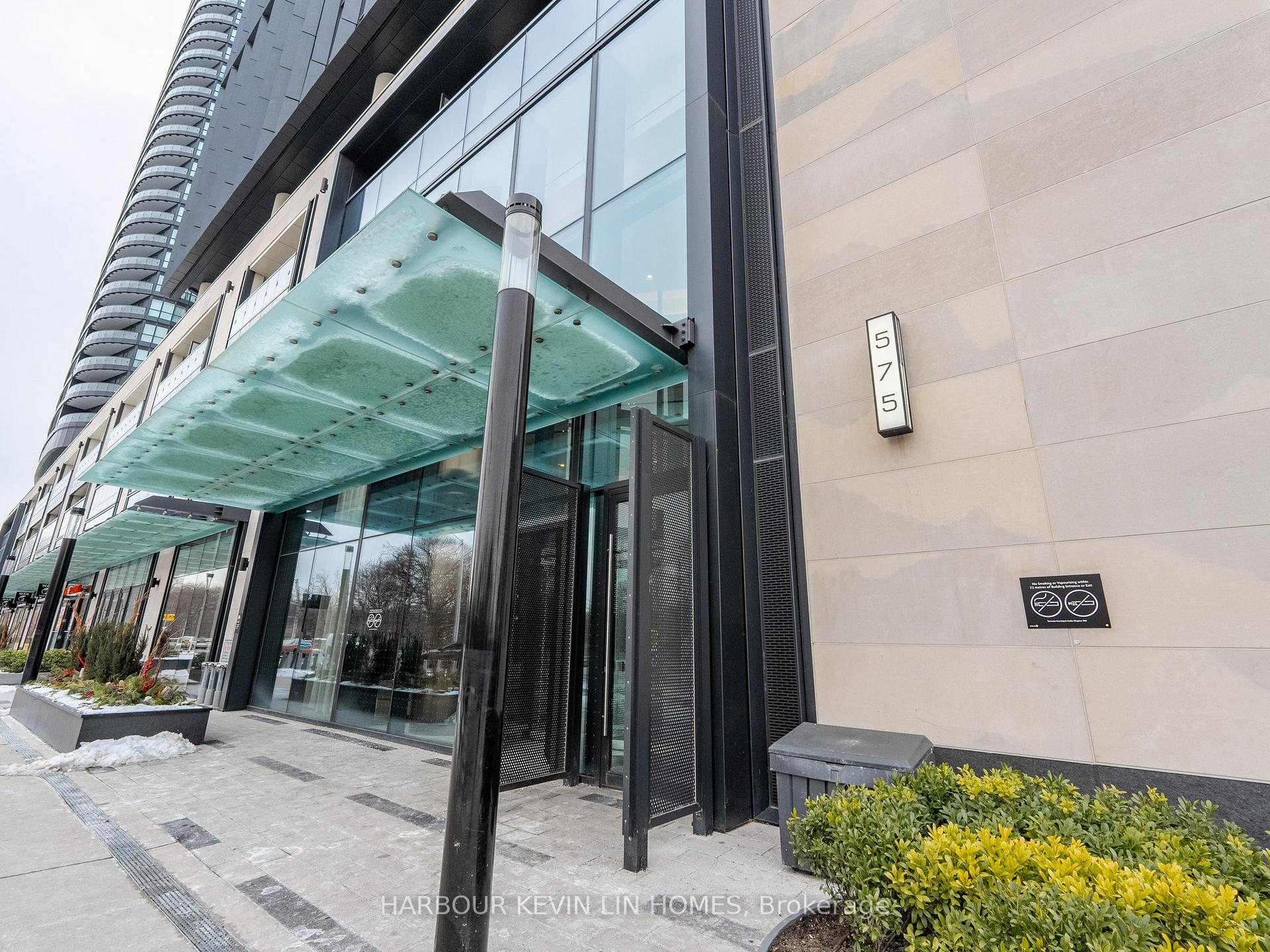 2 Bedrooms Condo at 575 Bloor, Toronto For sale