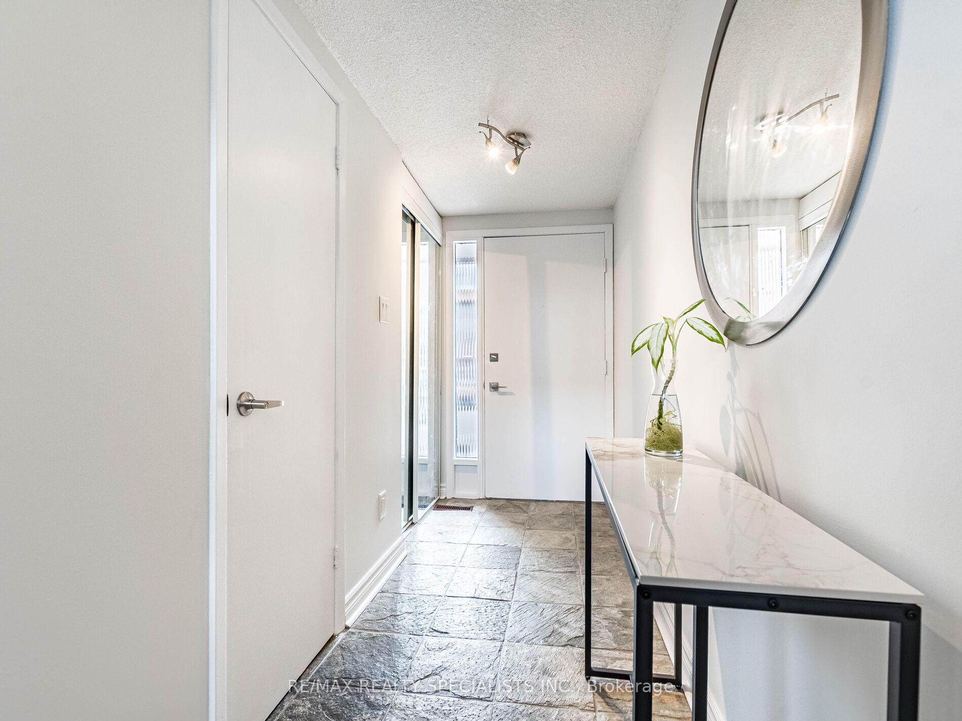 3 Bedrooms Condo at 1764 Rathburn,  Mississauga For sale