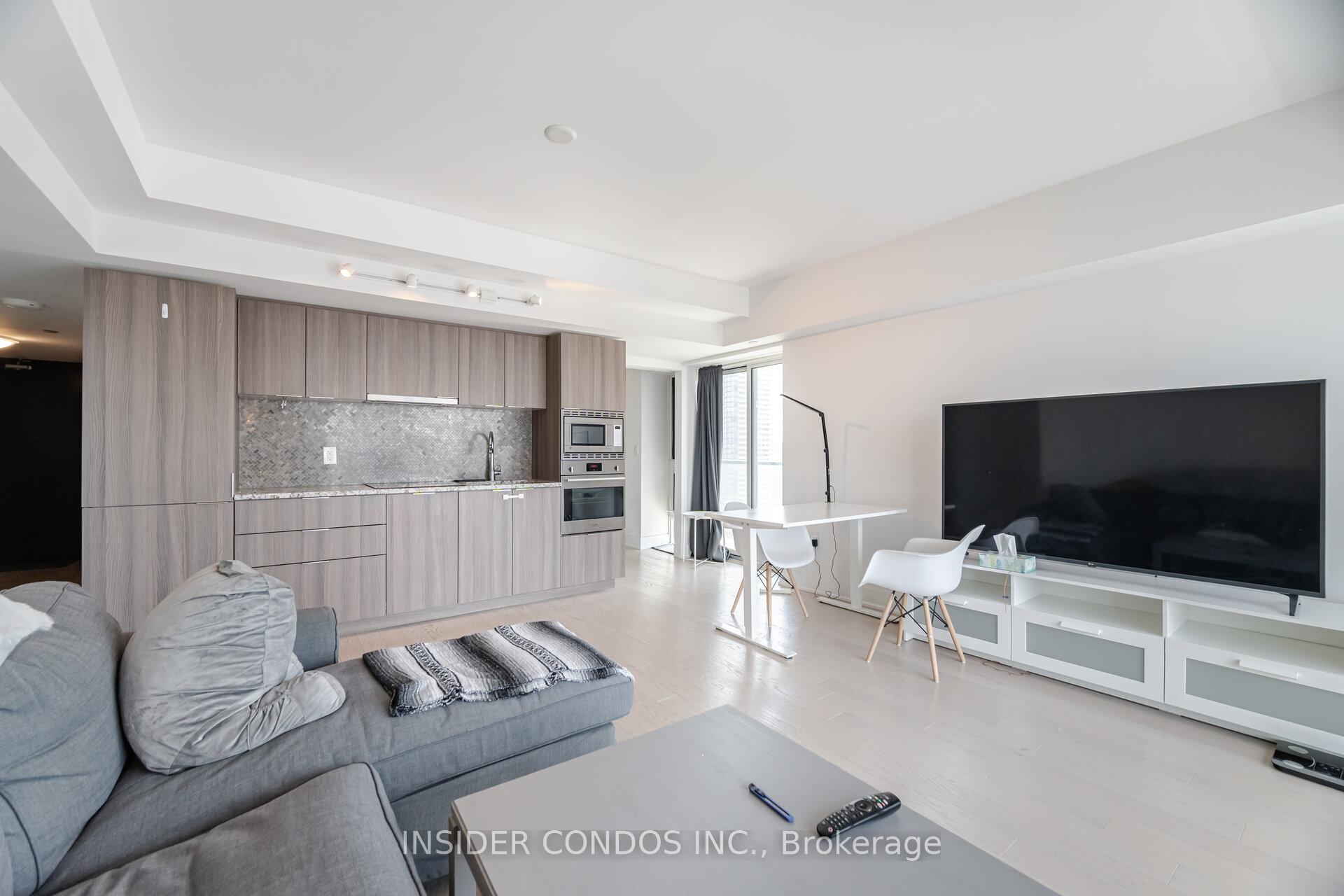 2 Bedrooms Condo at 955 Bay, Toronto For sale