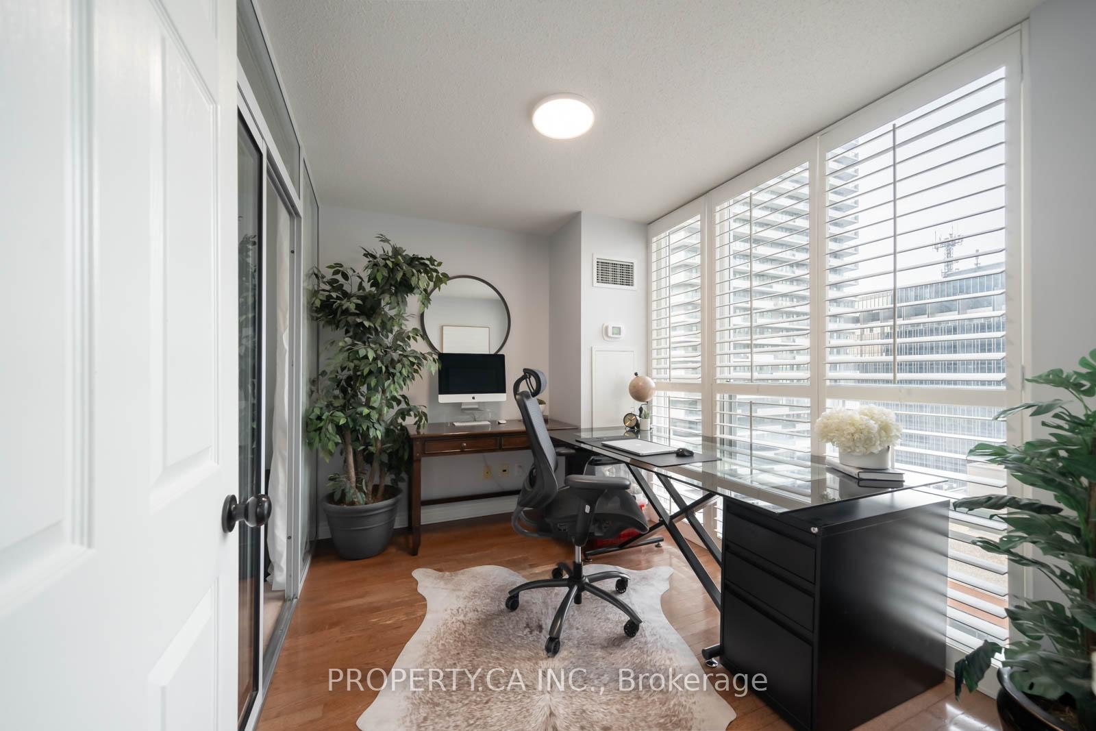 3 Bedrooms Condo at 43 Eglinton, Toronto For sale