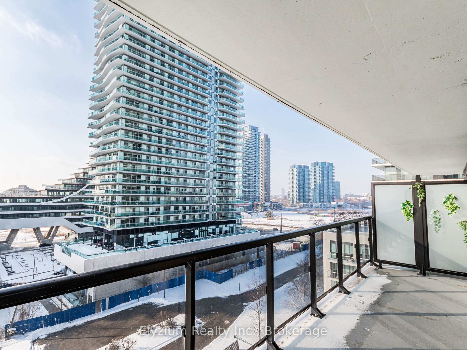 1 Bedroom Condo at 65 Annie Craig,  Toronto For sale