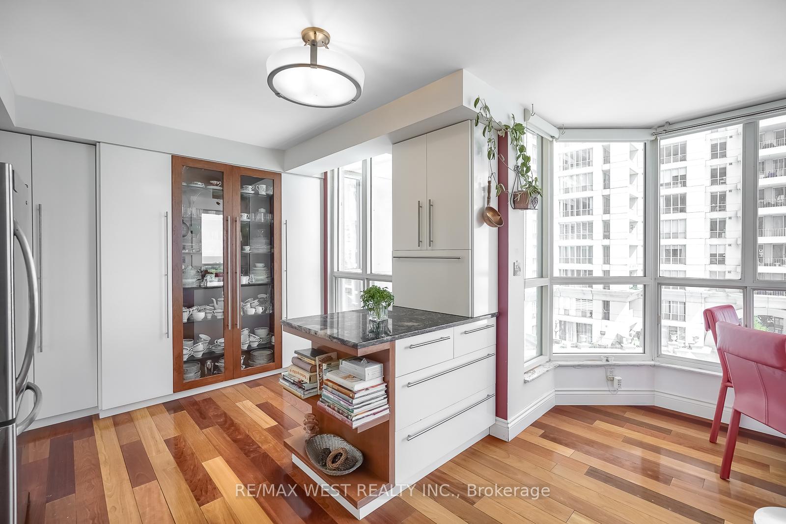 3 Bedrooms Condo at 2285 Lake Shore, Toronto For sale