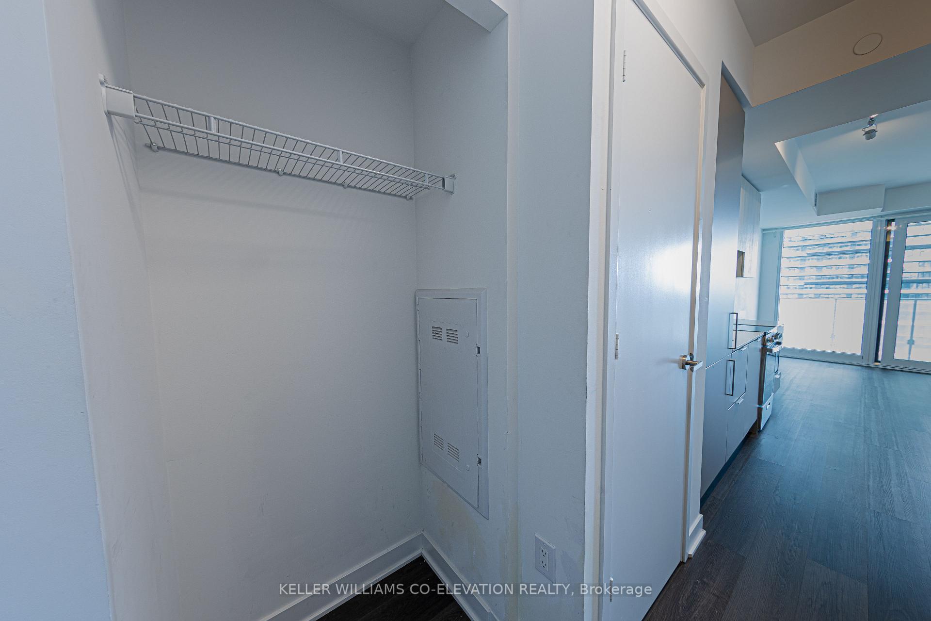 1 Bedroom Condo at 3900 Confederation, Mississauga For sale