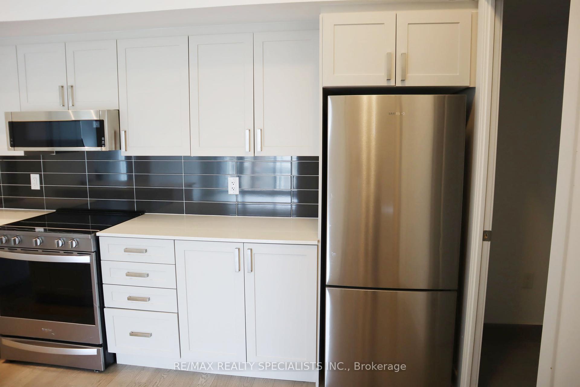 2 Bedrooms Condo at 1063 Douglas McCurdy, Mississauga For sale