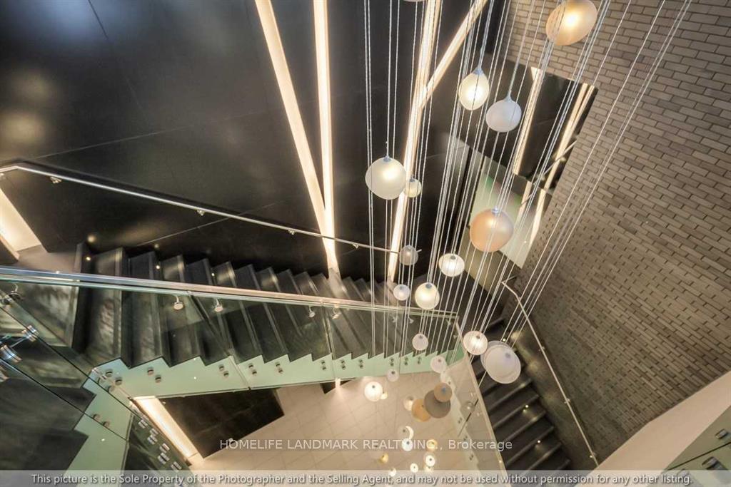 2 Bedrooms Condo at 125 Peter, Toronto For sale