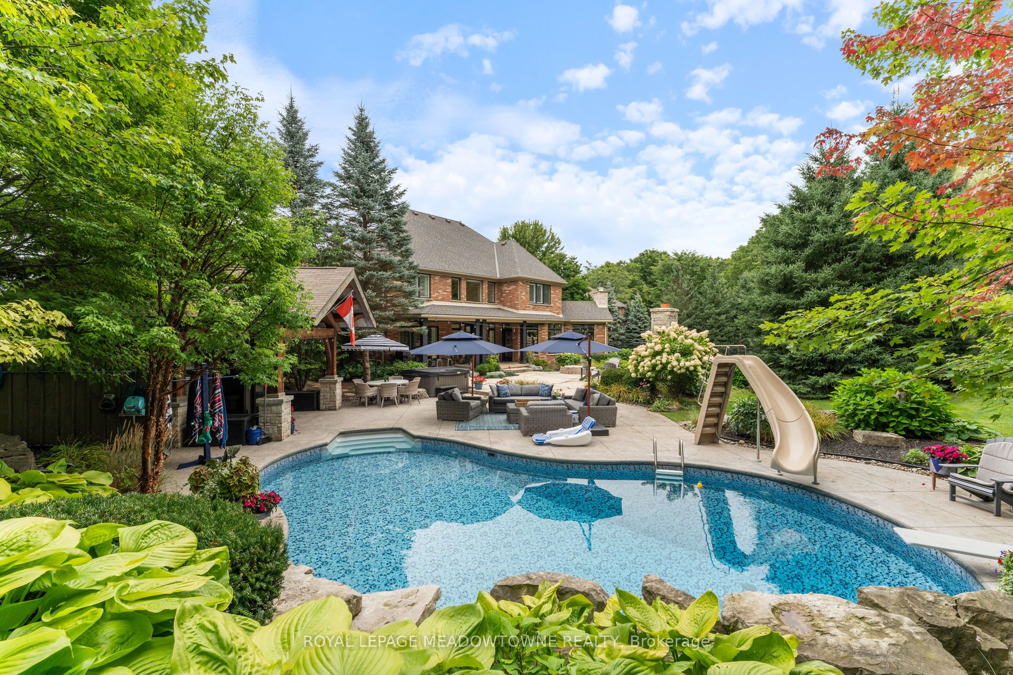3 Bogle Drive