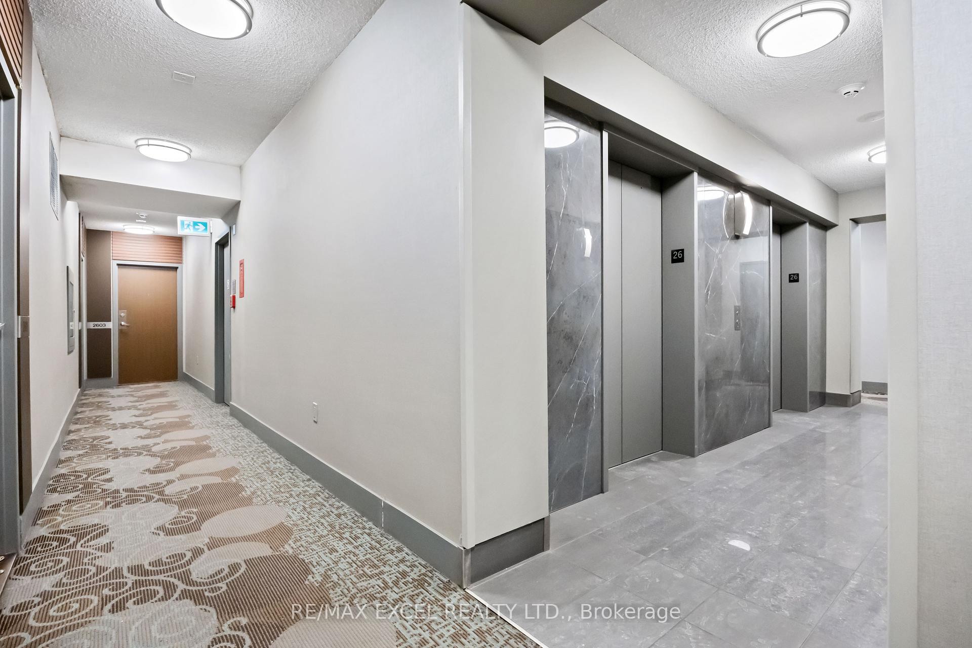 2 Bedrooms Condo at 35 Mariner, Toronto For sale