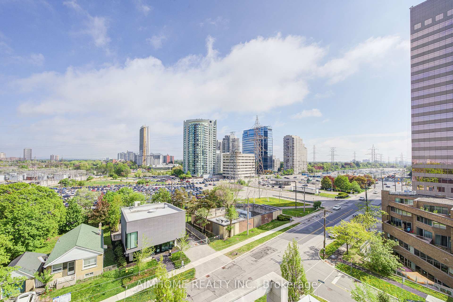 2 Bedrooms Condo at 25 Greenview, Toronto For sale