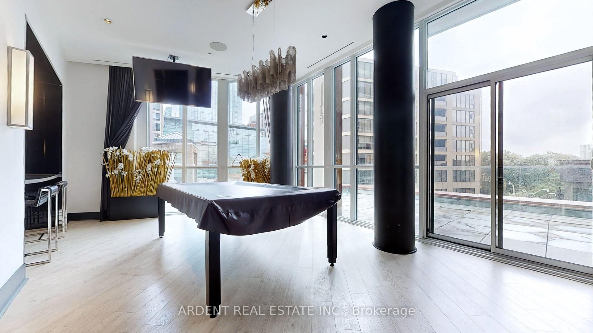 3 Bedrooms Condo at 32 Davenport,  Toronto For sale