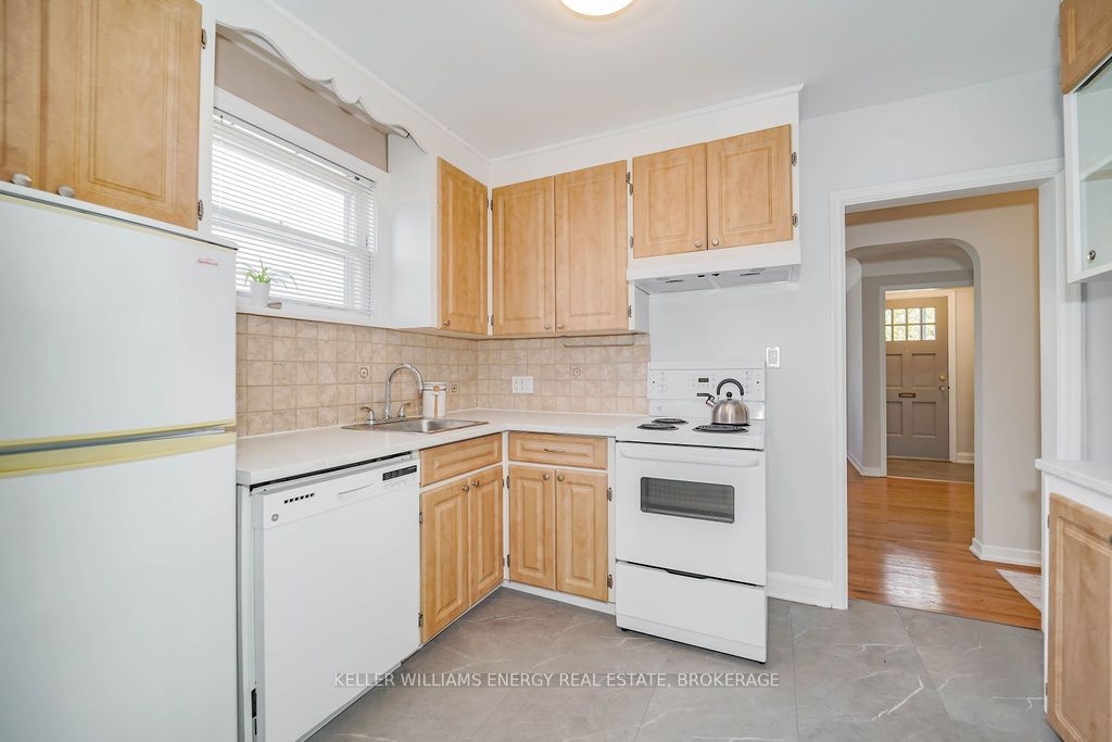 71 Pontiac Avenue