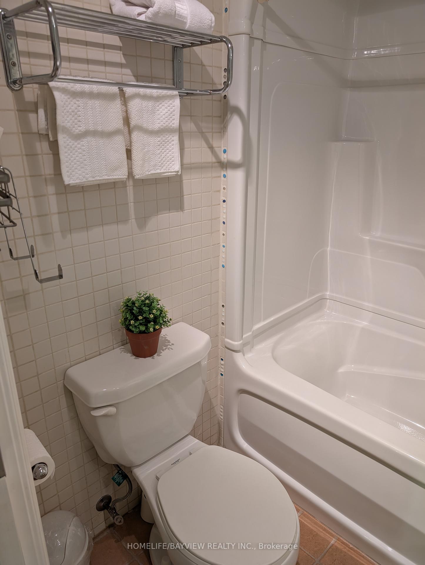 3 Bedrooms Condo at 18 Oaken Gate,  Toronto For sale
