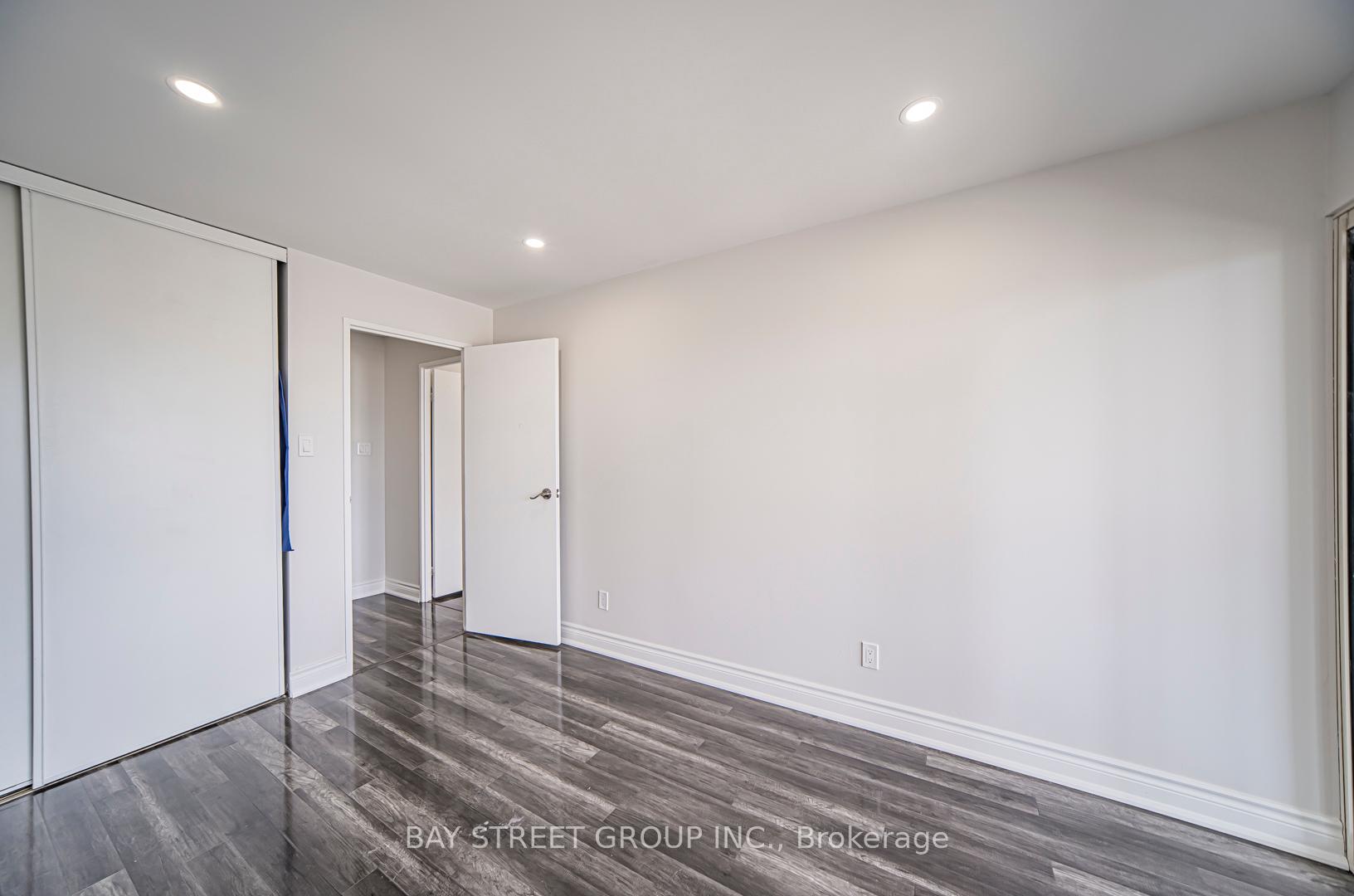 3 Bedrooms Condo at 2470 Eglinton, Toronto For sale