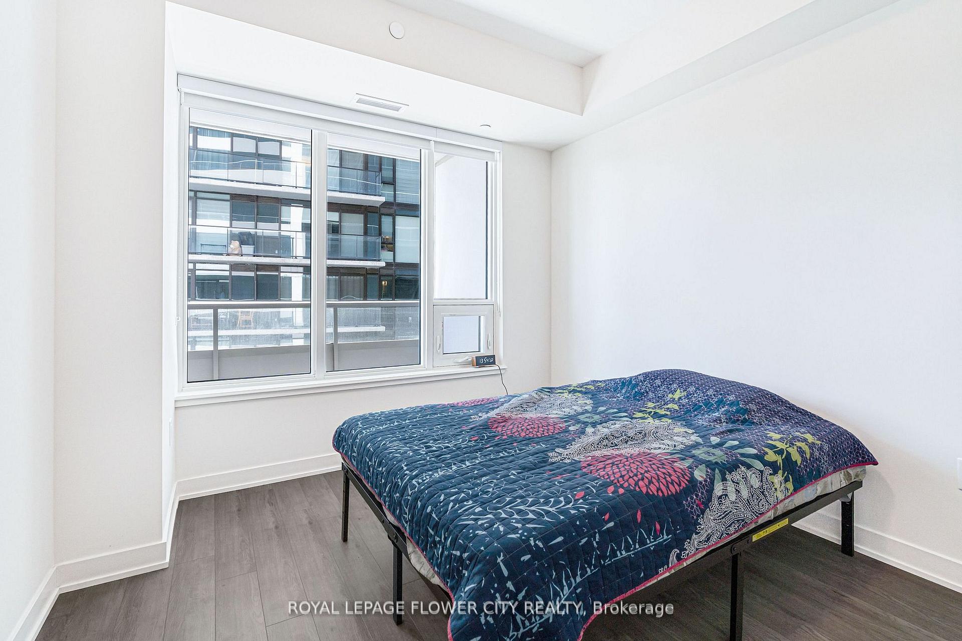 2 Bedrooms Condo at 212 King William, Hamilton For sale