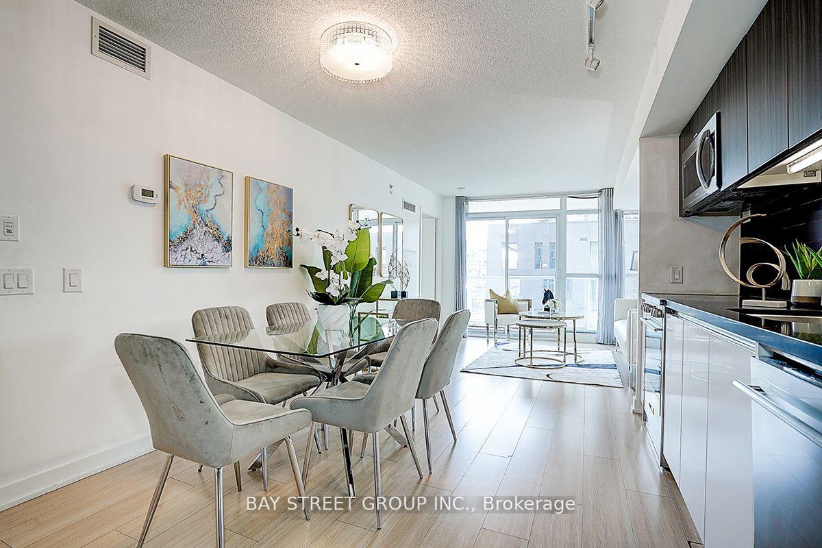 2 Bedrooms Condo at 85 Queens Wharf, Toronto For sale