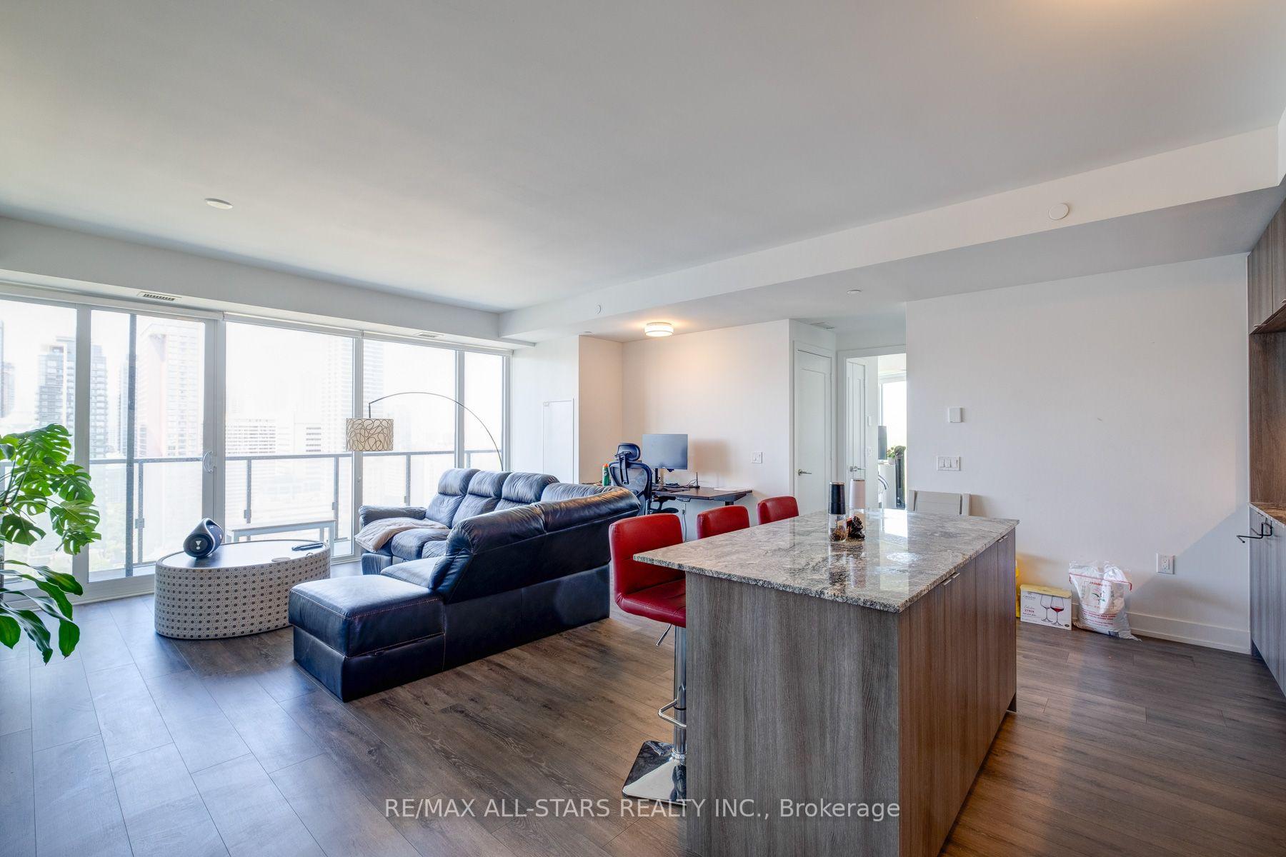 3 Bedrooms Condo at 575 Bloor, Toronto For sale