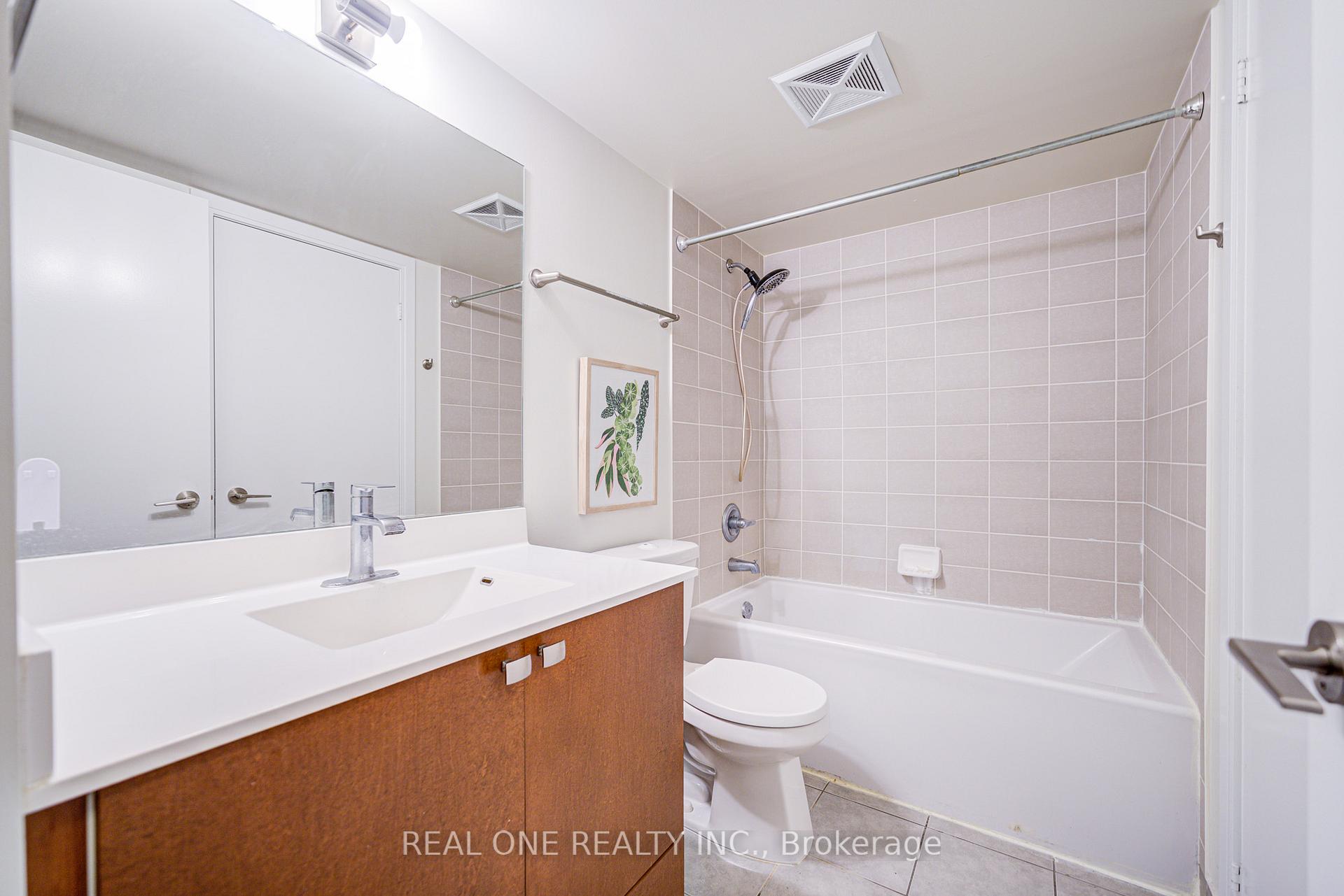 3 Bedrooms Condo at 151 Village Green, Toronto For sale