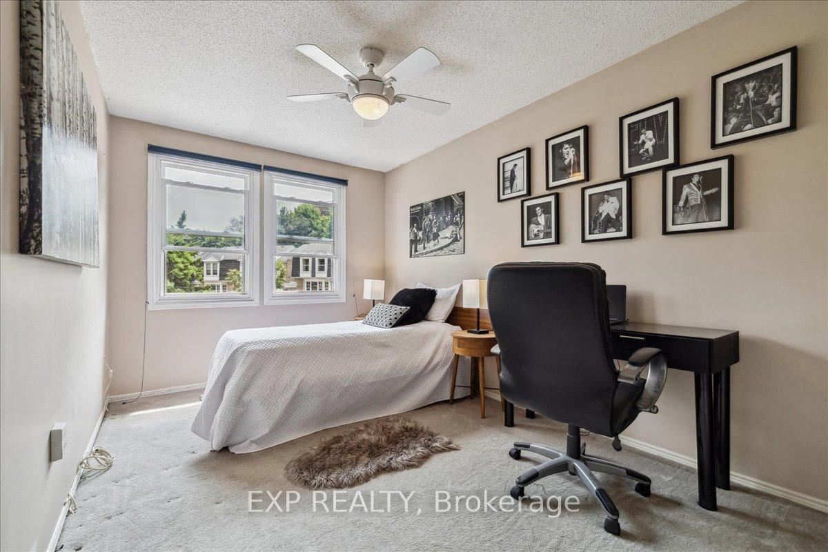 3 Bedrooms Condo at 62 Tamarack, Toronto For sale