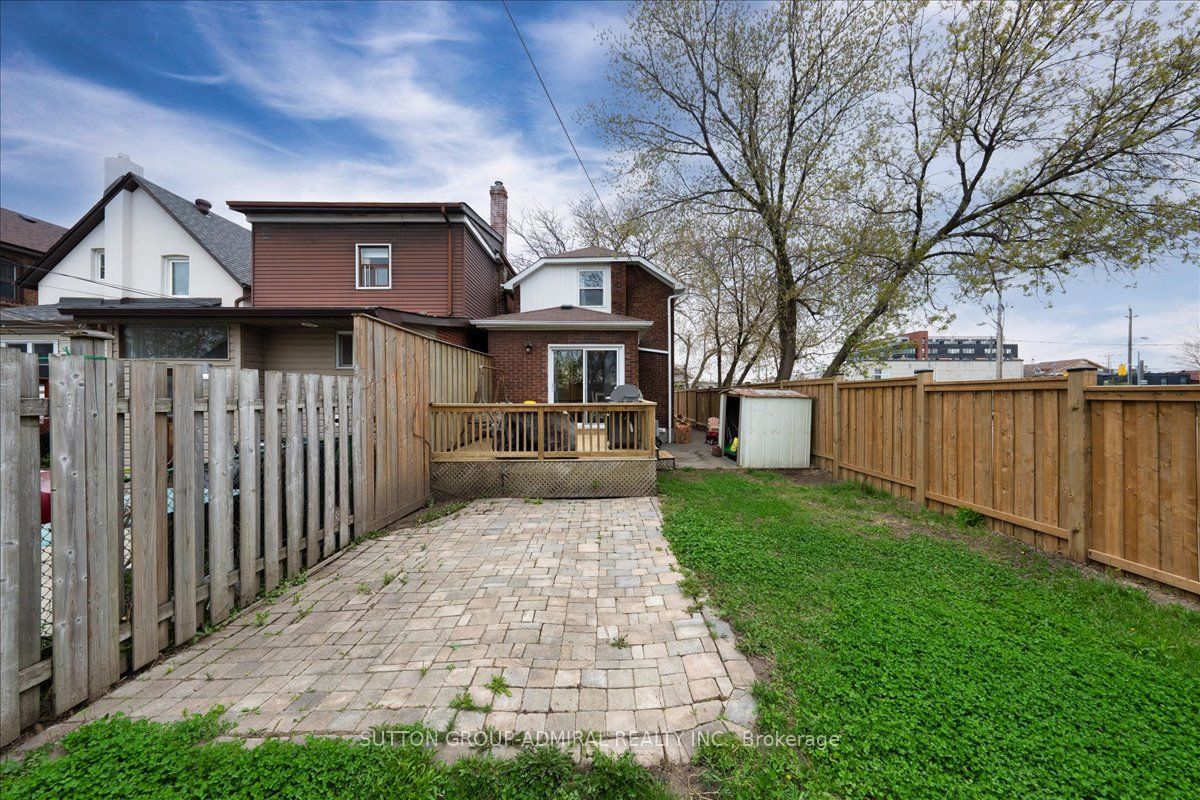 11 Bowie Avenue