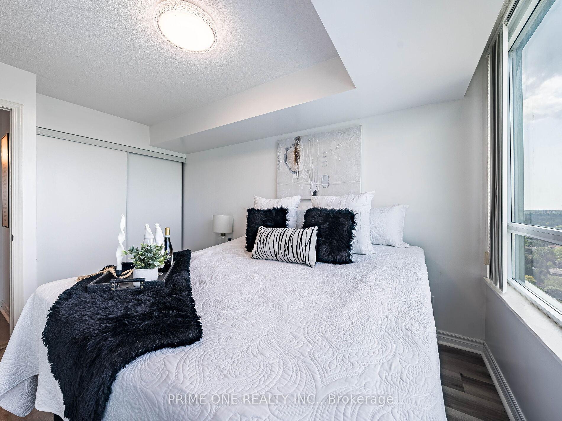 2 Bedrooms Condo at 88 Grangeway, Toronto For sale