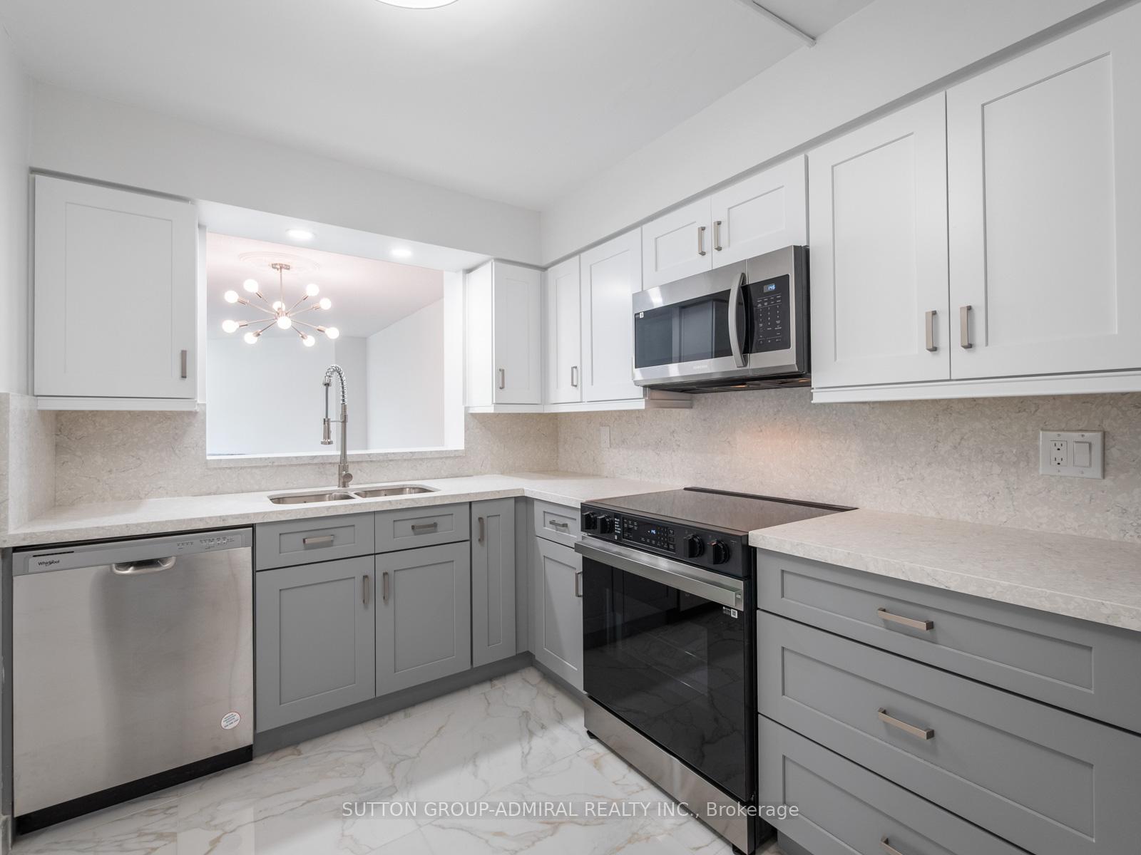 2 Bedrooms Condo at 120 Promenade, Vaughan For sale