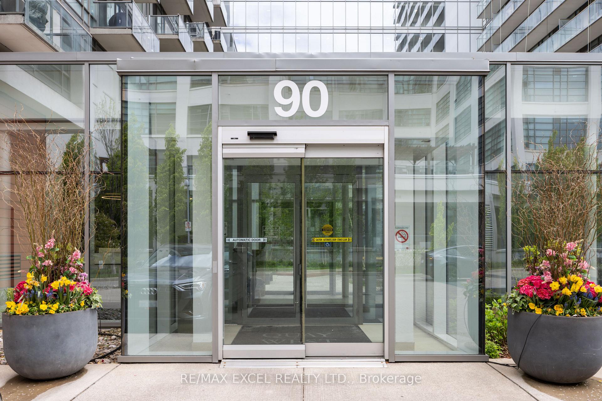 2 Bedrooms Condo at 90 Stadium, Toronto For sale