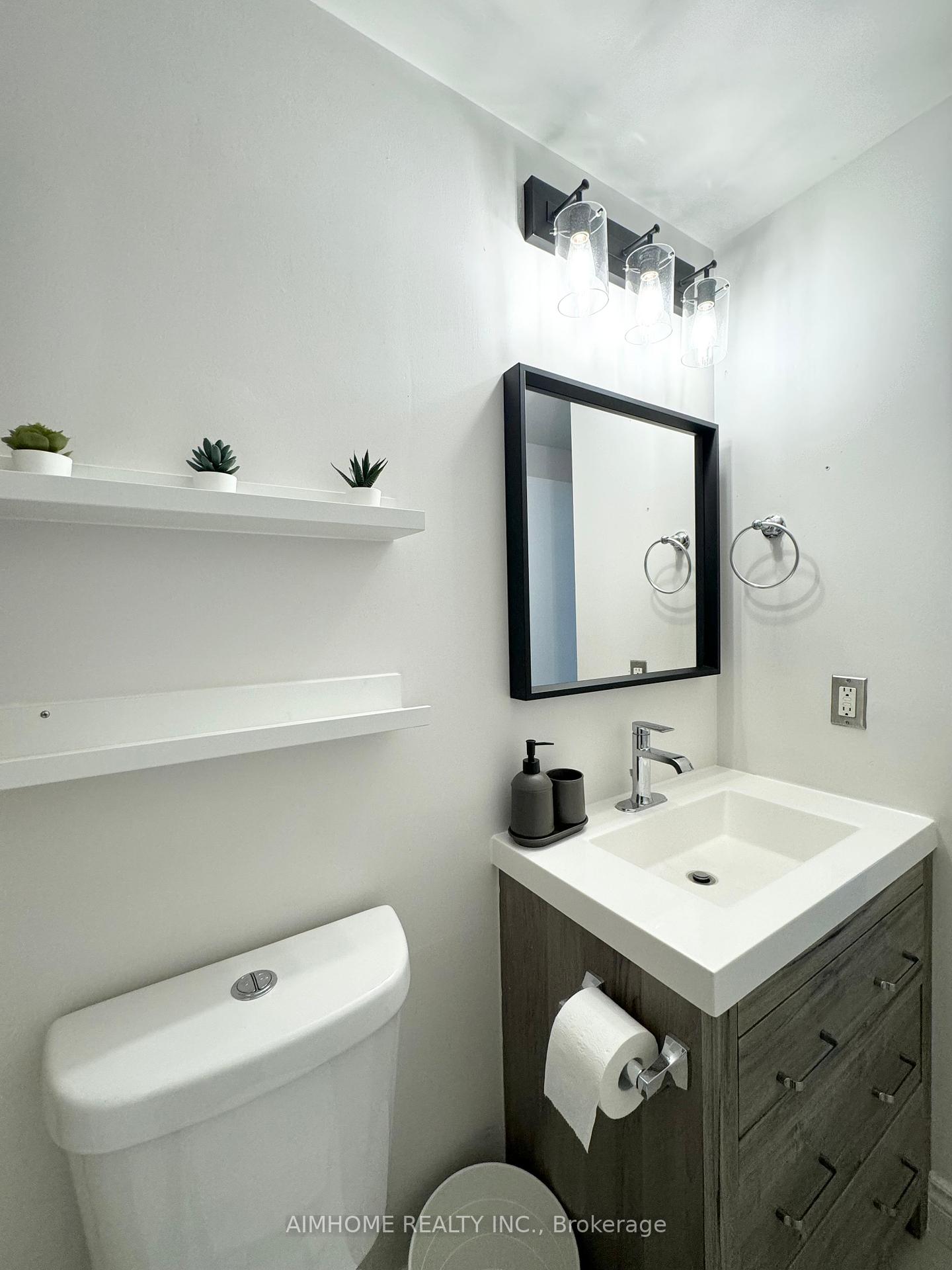 2 Bedrooms Condo at 10 Navy Wharf, Toronto For sale