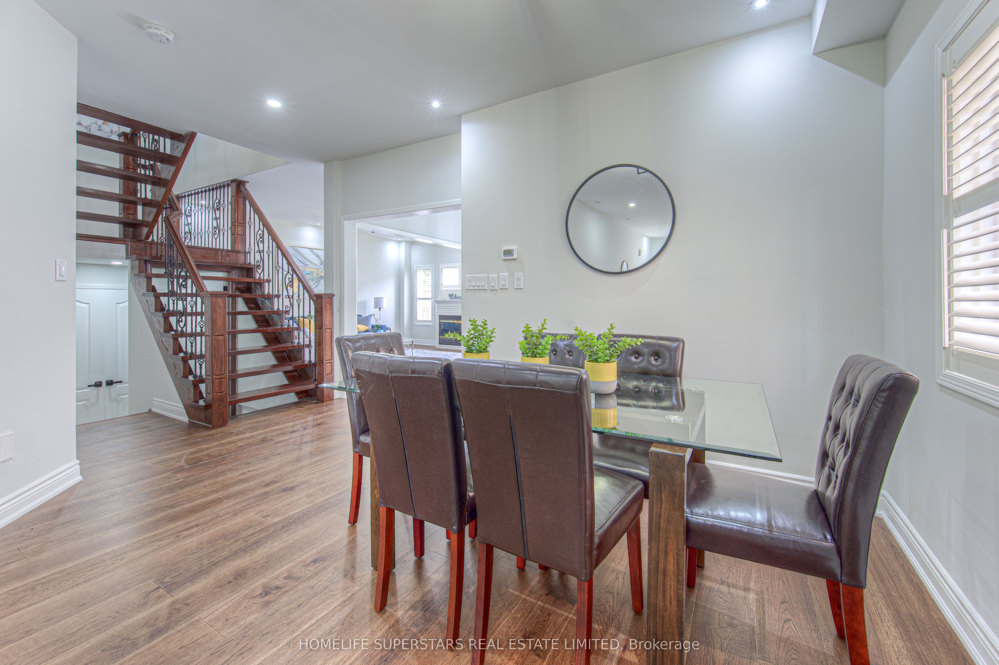 5676 Fantasia Manor