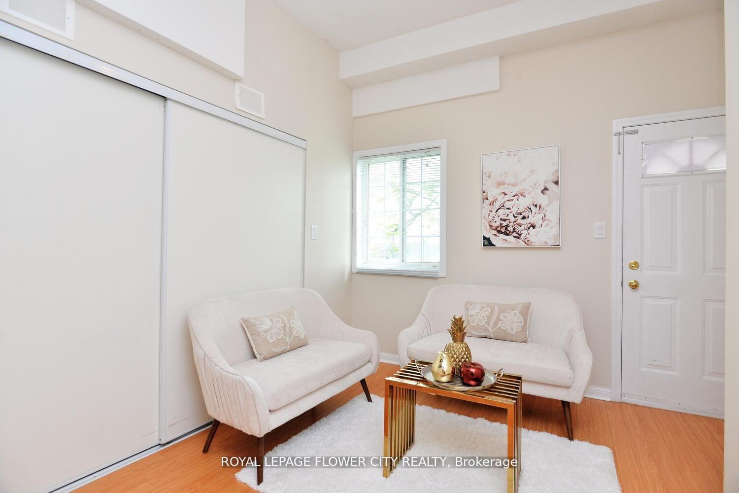 3 Bedrooms Condo at 4950 Rathkeale,  Mississauga For sale