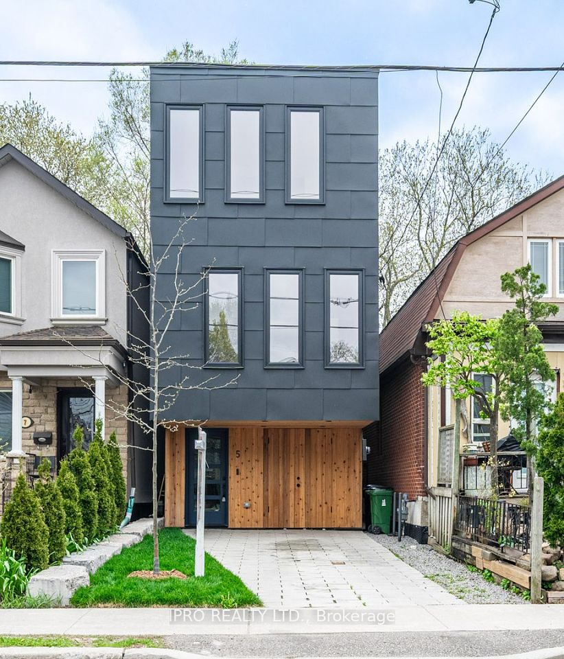 5 Hamstead Avenue, Toronto, ON M4C 2S3