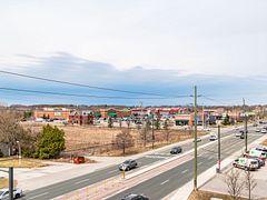 11611 Yonge Street 517